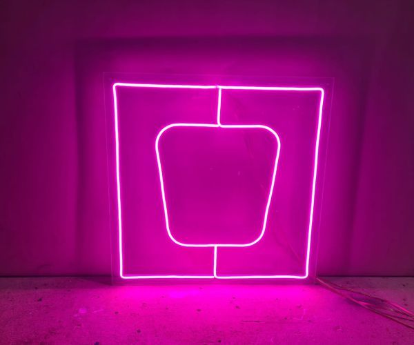 Холодный неон для рюмочной на Покровке, Москва